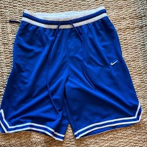 Mens Nike shorts size large.